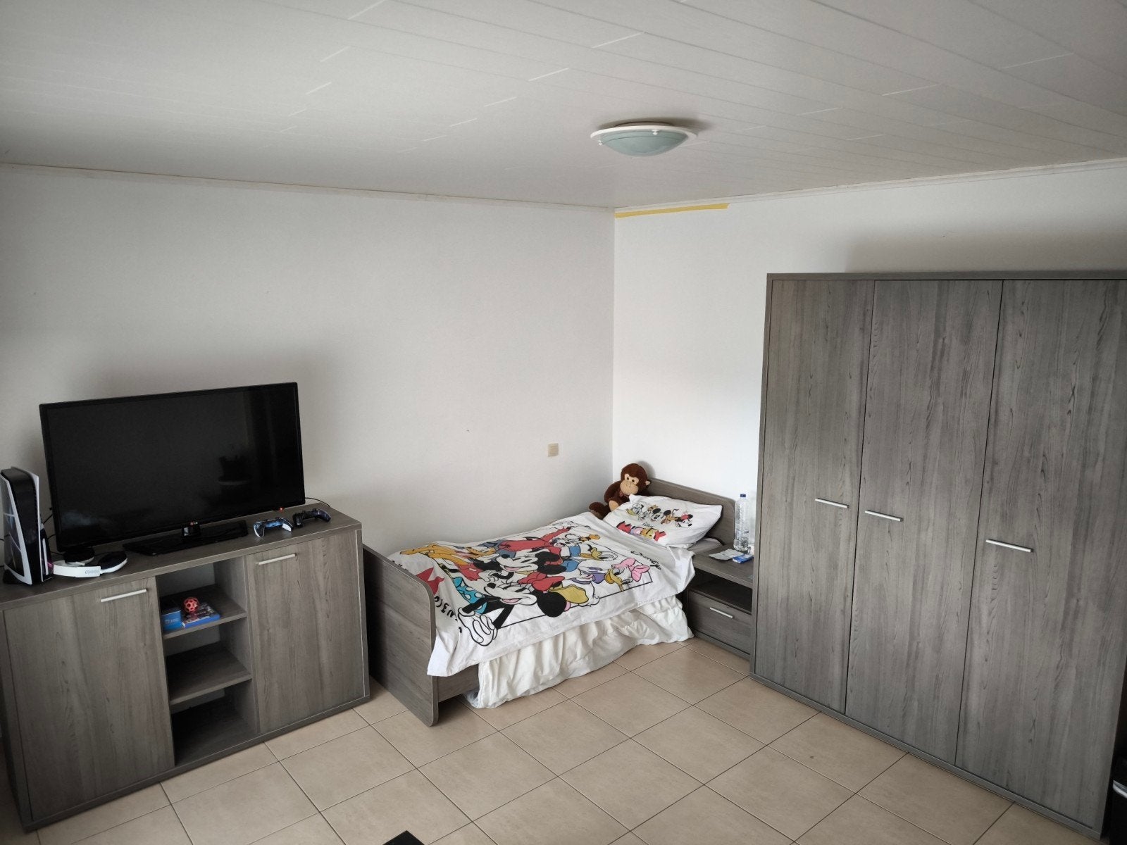 Slaapkamer met kleerkast, dressoir, bed en nachtkastje, Ophalen