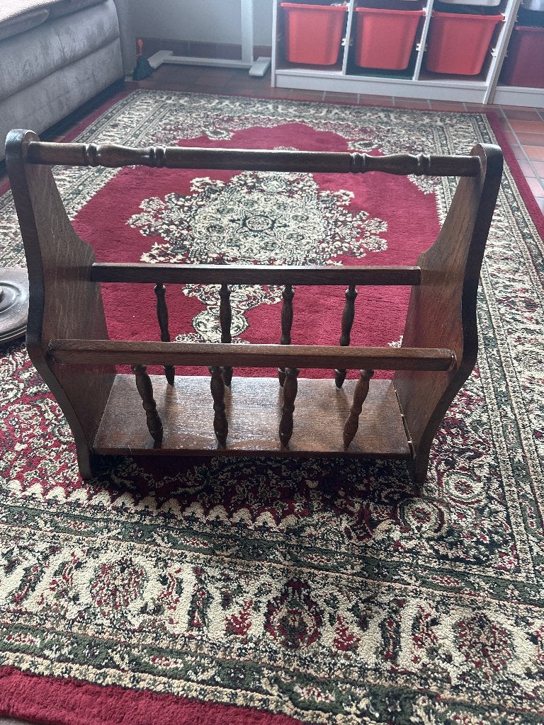 Krantenhouder, Ophalen