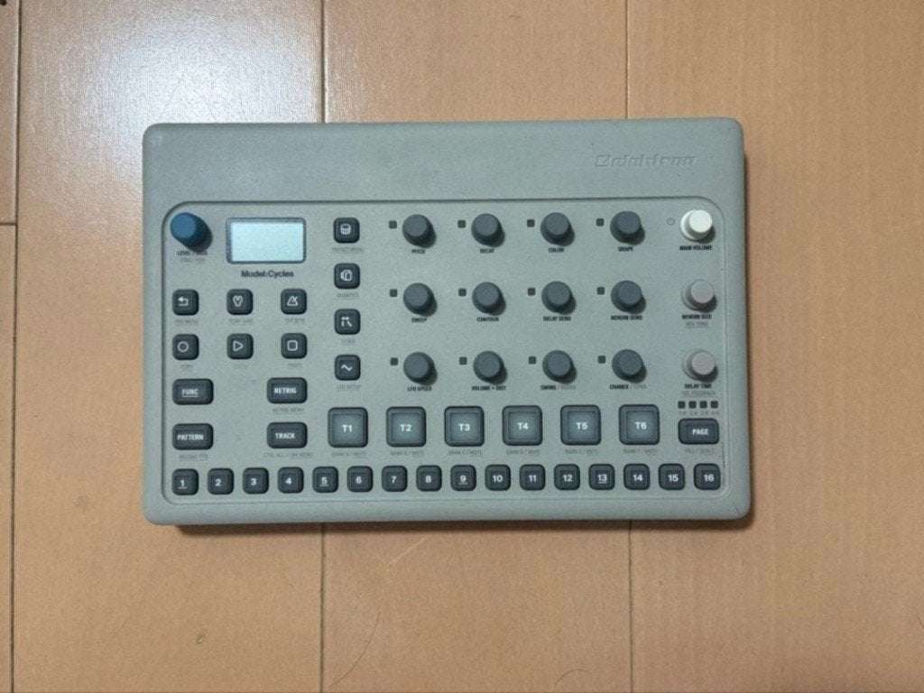 Elektron Model: Cycles, Muziek en Instrumenten, Ophalen, Zo goed als nieuw, Volume
