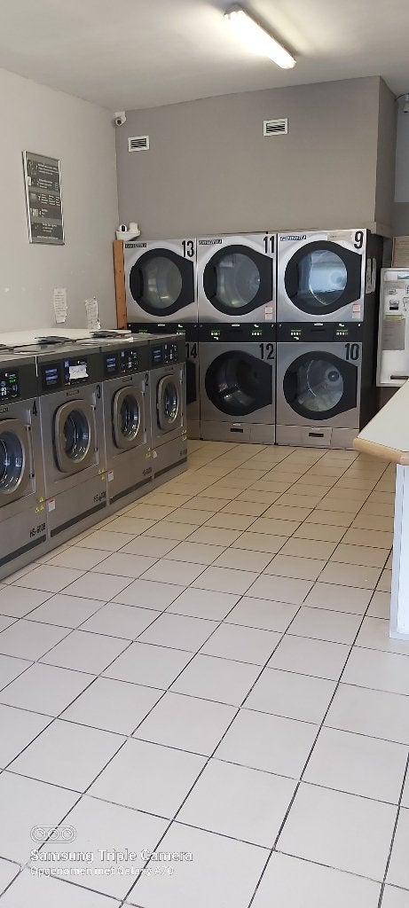 Gelijksvloer plus wasserij, Rez-de-chaussée, Antwerpen, Anvers (ville), Ventes sans courtier
