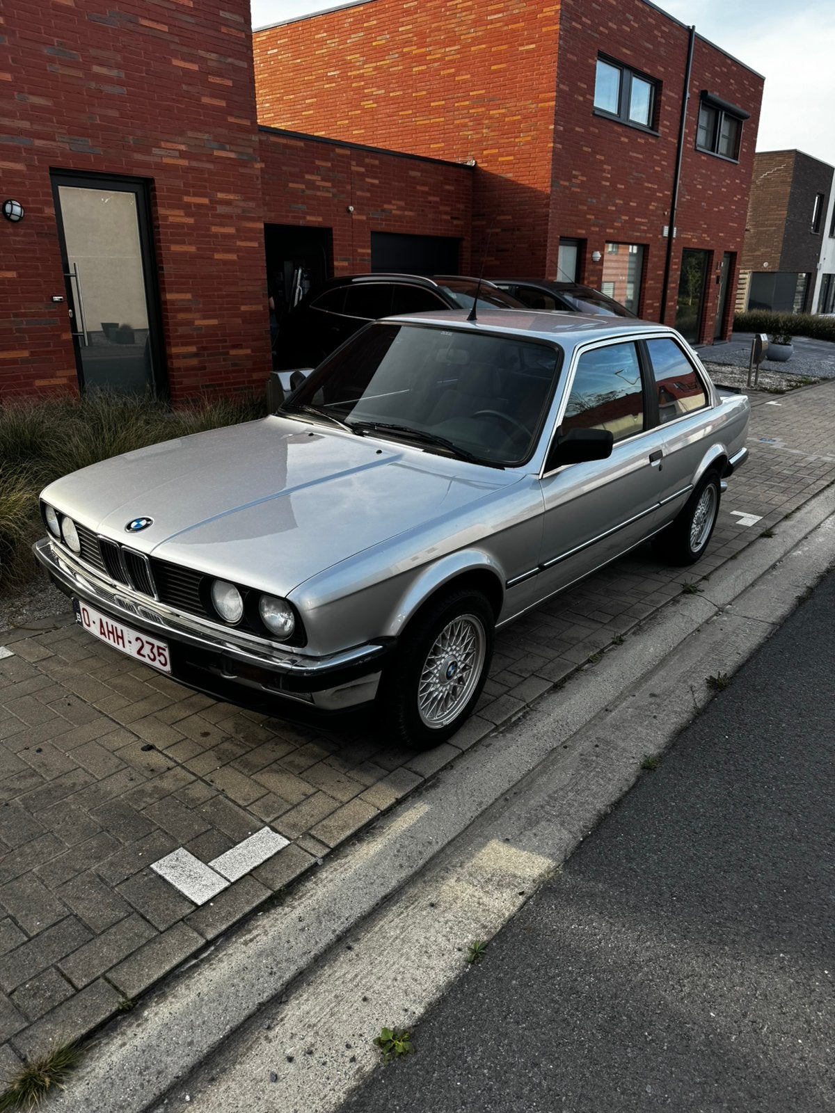 E30 320i coupé, Autos, Argent ou Gris, Achat, Boîte manuelle, 6 cylindres