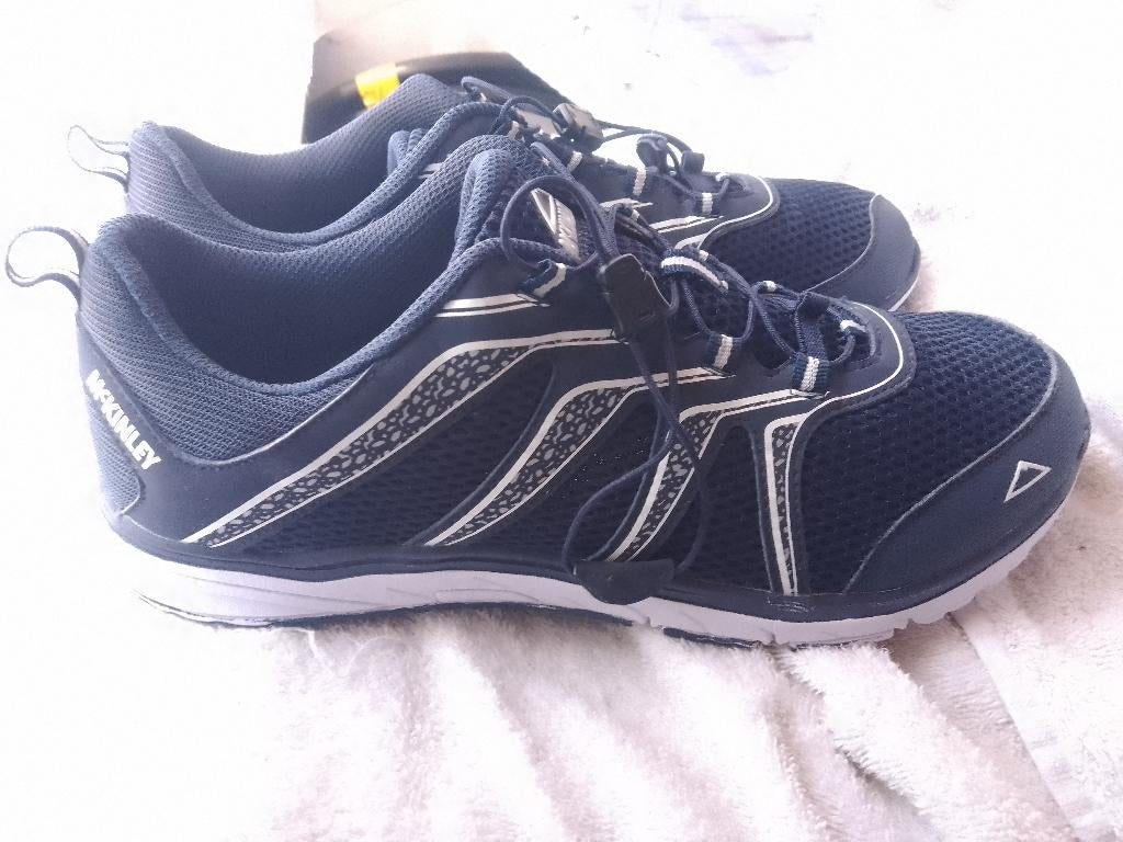 46 McKinley amphibio M outdoor lightweight (90€) nieuwstaat, Vêtements | Hommes, Chaussures, Chaussures de marche, Comme neuf