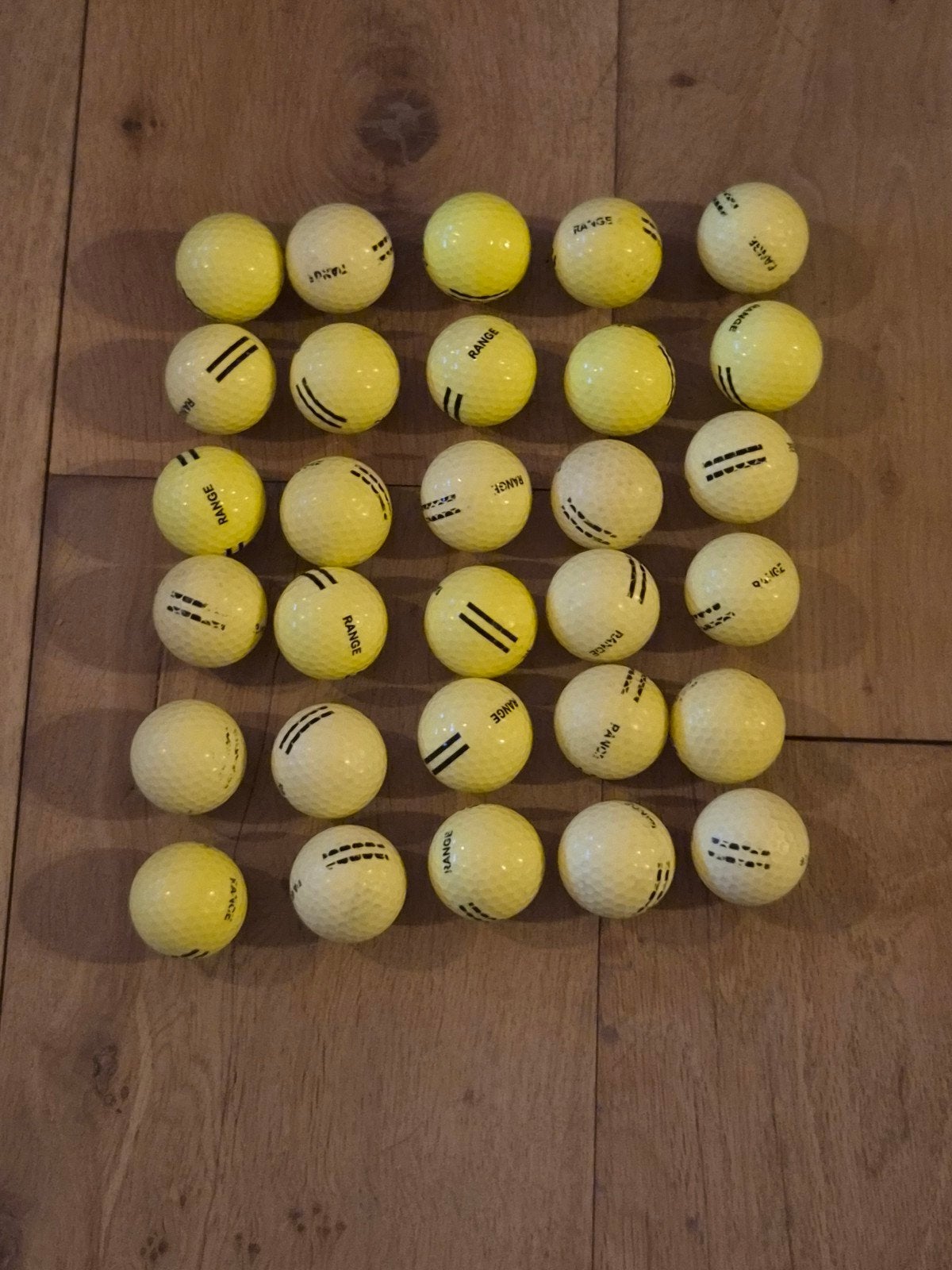 30 driving range golfballen, Ophalen, Zo goed als nieuw