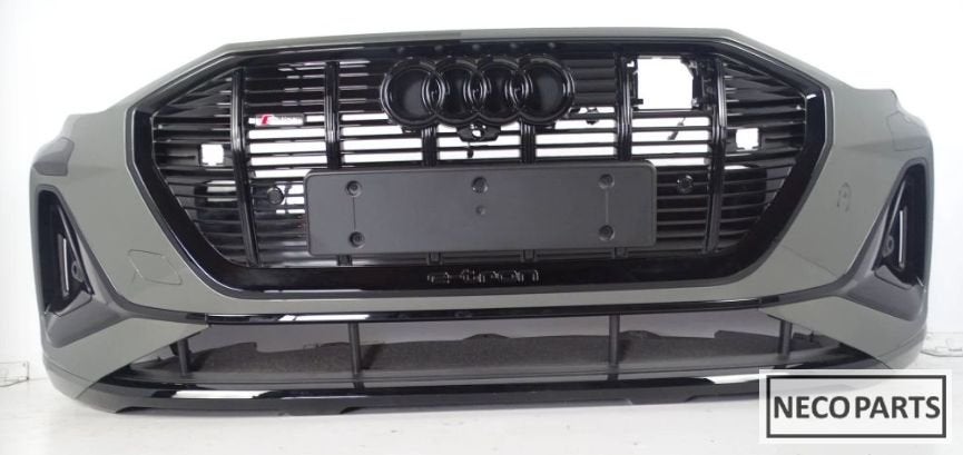 AUDI E-TRON VOORBUMPER ORIGINEEL COMPLEET ALLES LEVERBAAR!!!, Gebruikt, -, Voor, -