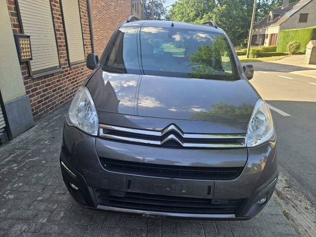 Citroën Berlingo 1.2 Benzine 110pk(Bouw2016/77.000km)Euro6b, 1199 cc, 5 deurs, 3 cilinders, 81 kW