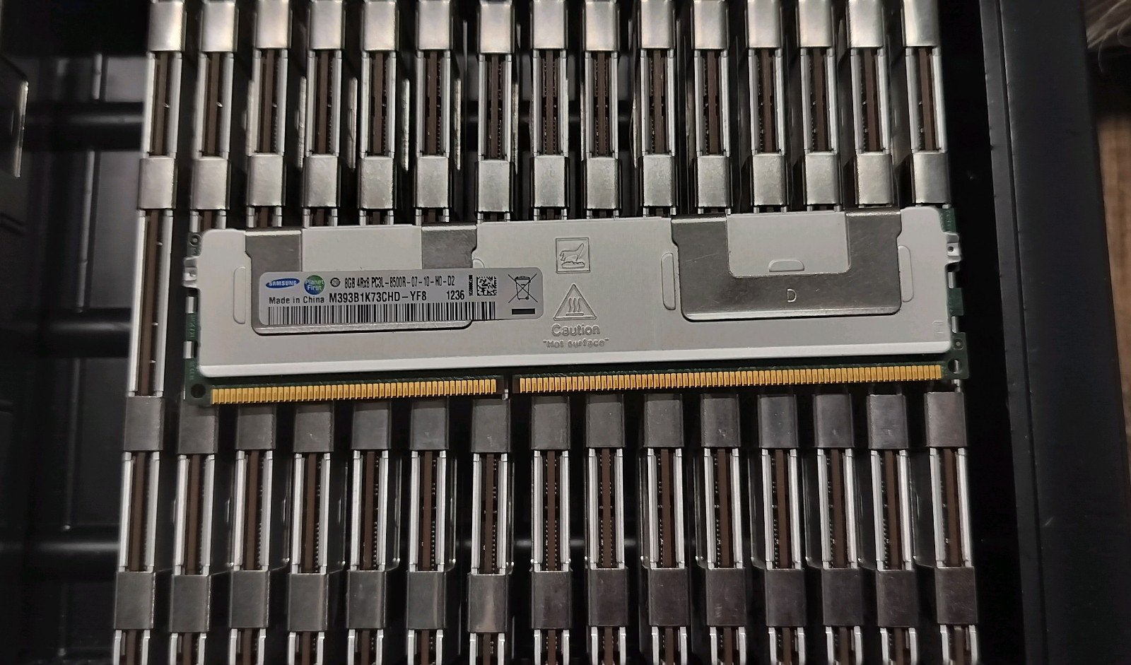 groot lot (16 stuks) 8GB 4Rx8 PC3L-8500R-07-10-H0-D2, Computers en Software, Ophalen, Server, 8 GB, DDR3