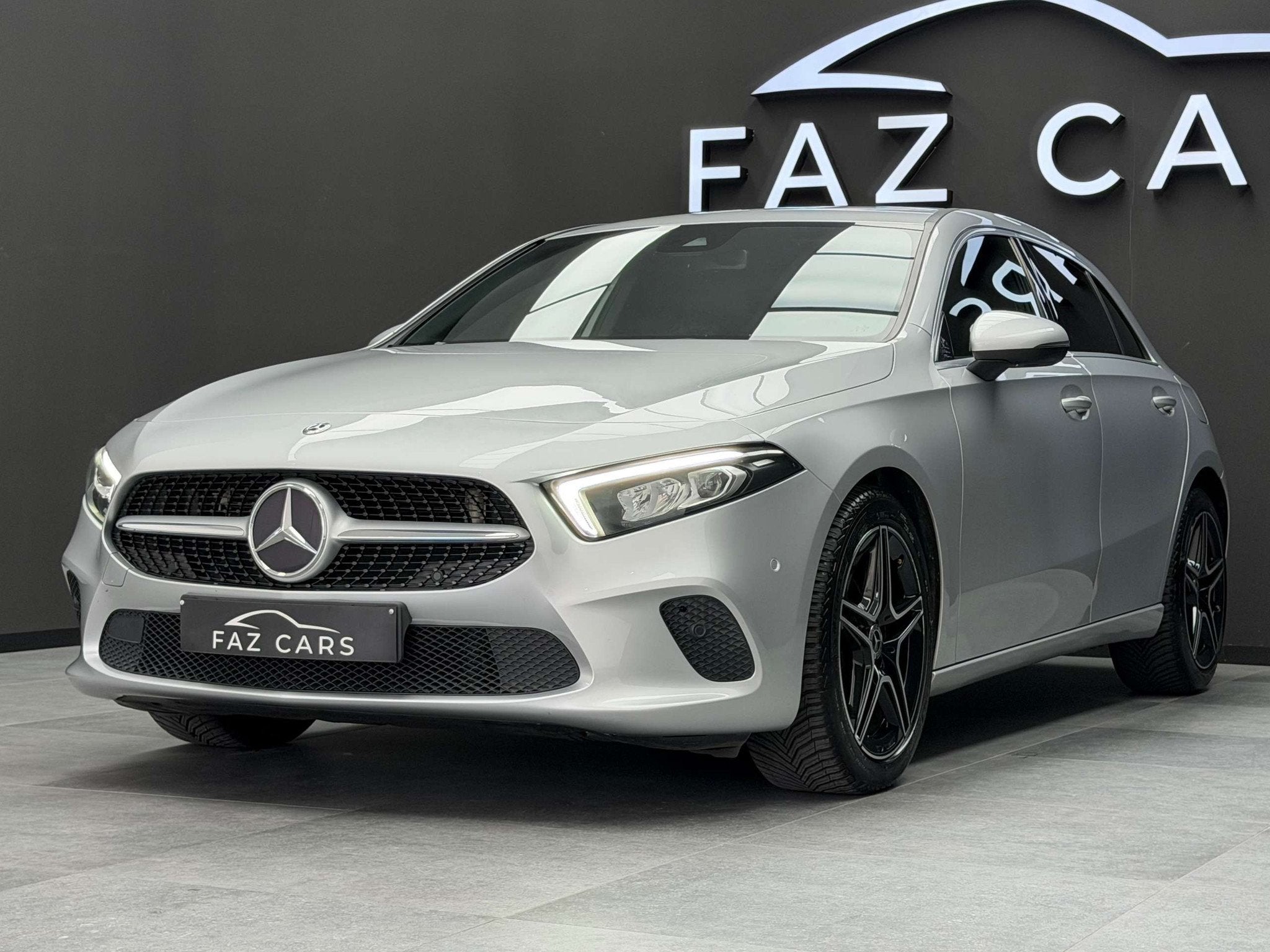 Mercedes-Benz A-Klasse 180 d * 1ER PROP + B-AUTO + LED + GAR, Achat, Entreprise, 116 ch, Noir