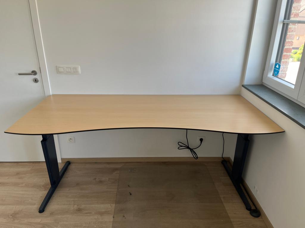 Bureau 200 cm x 90 cm, Ophalen, Zo goed als nieuw