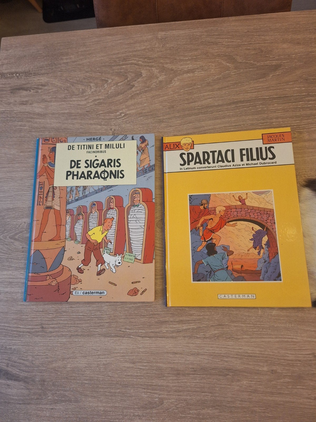 2 hardcovers in latijns, Enlèvement ou Envoi