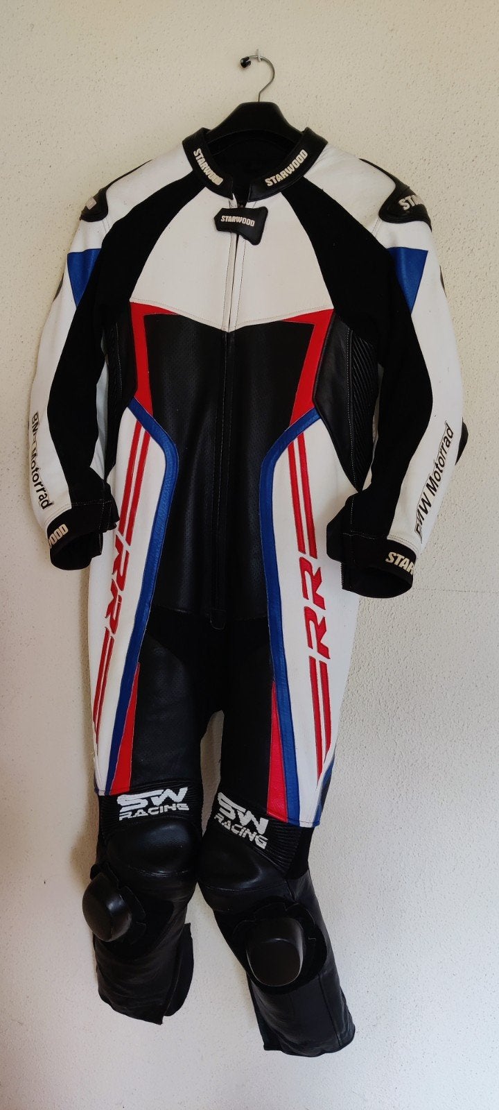 Eendelig racepak BMW RR, Ophalen