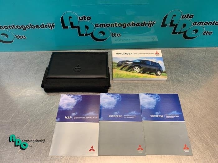 Instructie Boekje van een Mitsubishi Outlander (Outlander 03, Auto-onderdelen, Gebruikt, -, -, Ophalen of Verzenden