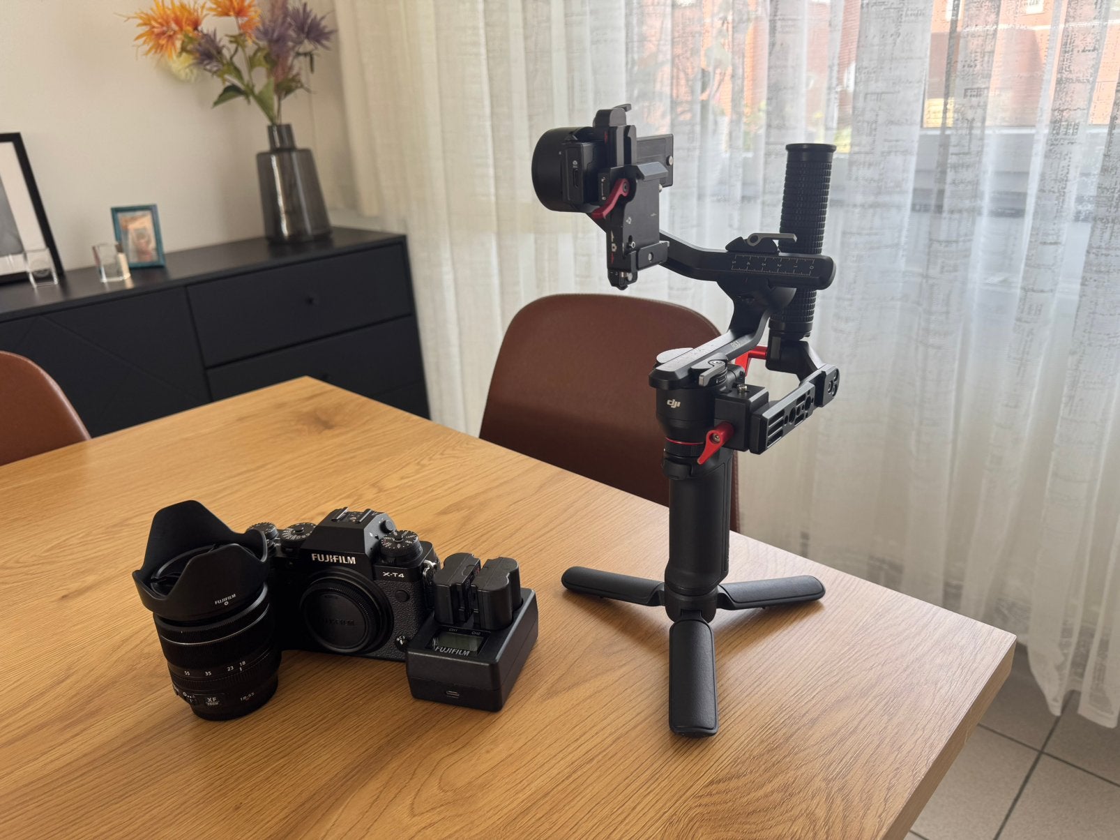 Fujifilm X-T4 met Fujinon 18-55 lens DJİ ronin RS3 mini, Enlèvement, Comme neuf, Fujifilm
