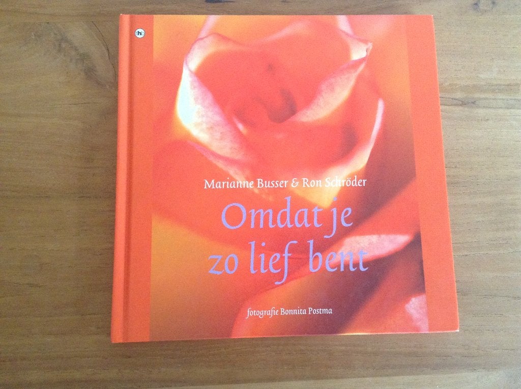 Omdat je zo lief bent - gedichtenboek, Ophalen of Verzenden, Gelezen