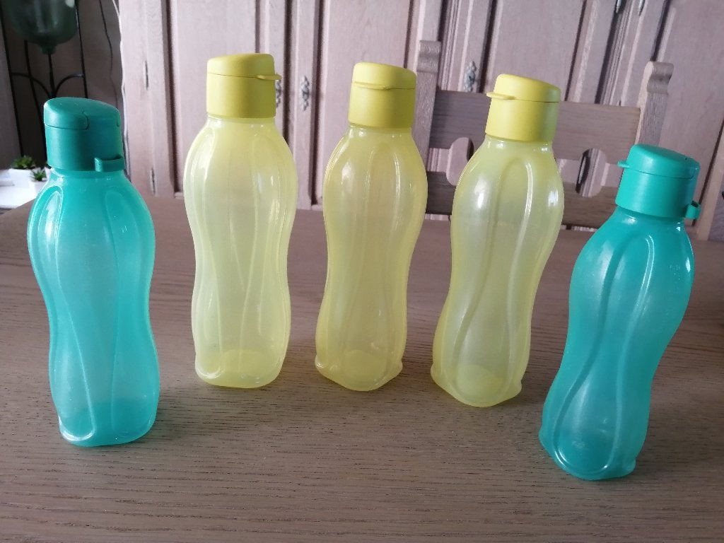 TUPERWARE drinkflessen, Huis en Inrichting, Overige kleuren, Met deksel, Ophalen of Verzenden, Zo goed als nieuw