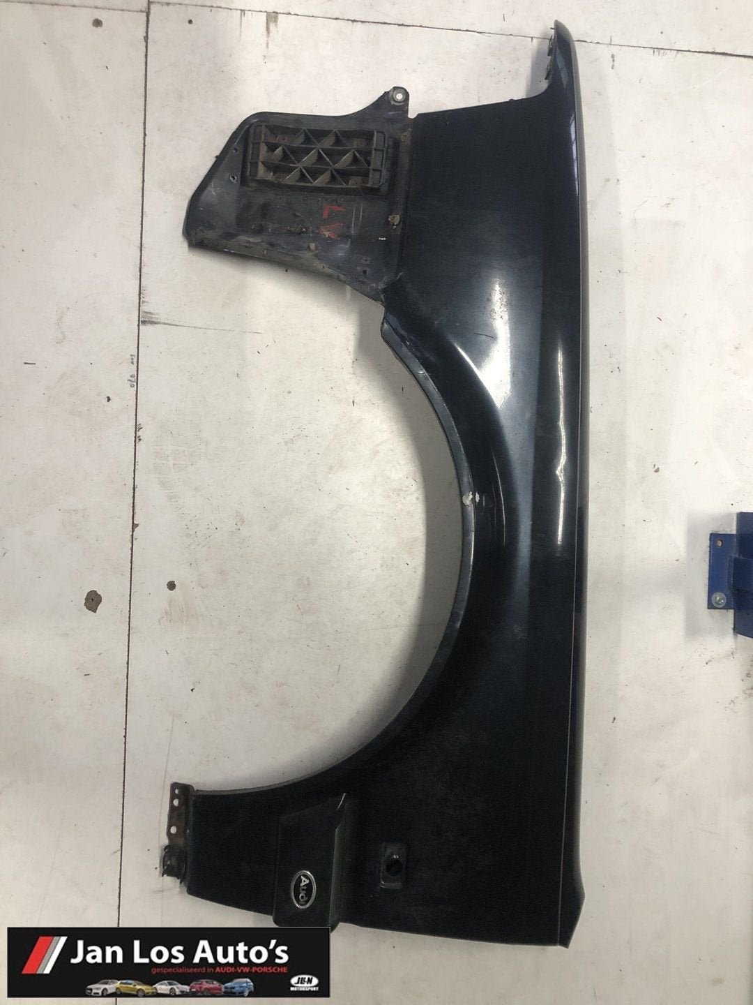 Audi V8 typ 44 spatbord voorscherm links, Ophalen, Gebruikt, -, -