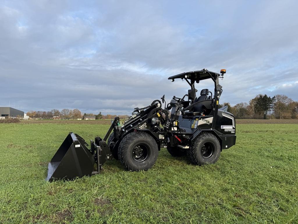 Giant G2700 X-TRA HD+ BLACK edition minishovel NIEUW €745, Tobroco, Info@tobroco.nl, Sprendlingenstraat 57
5061 KM  Oisterwijk, NL
