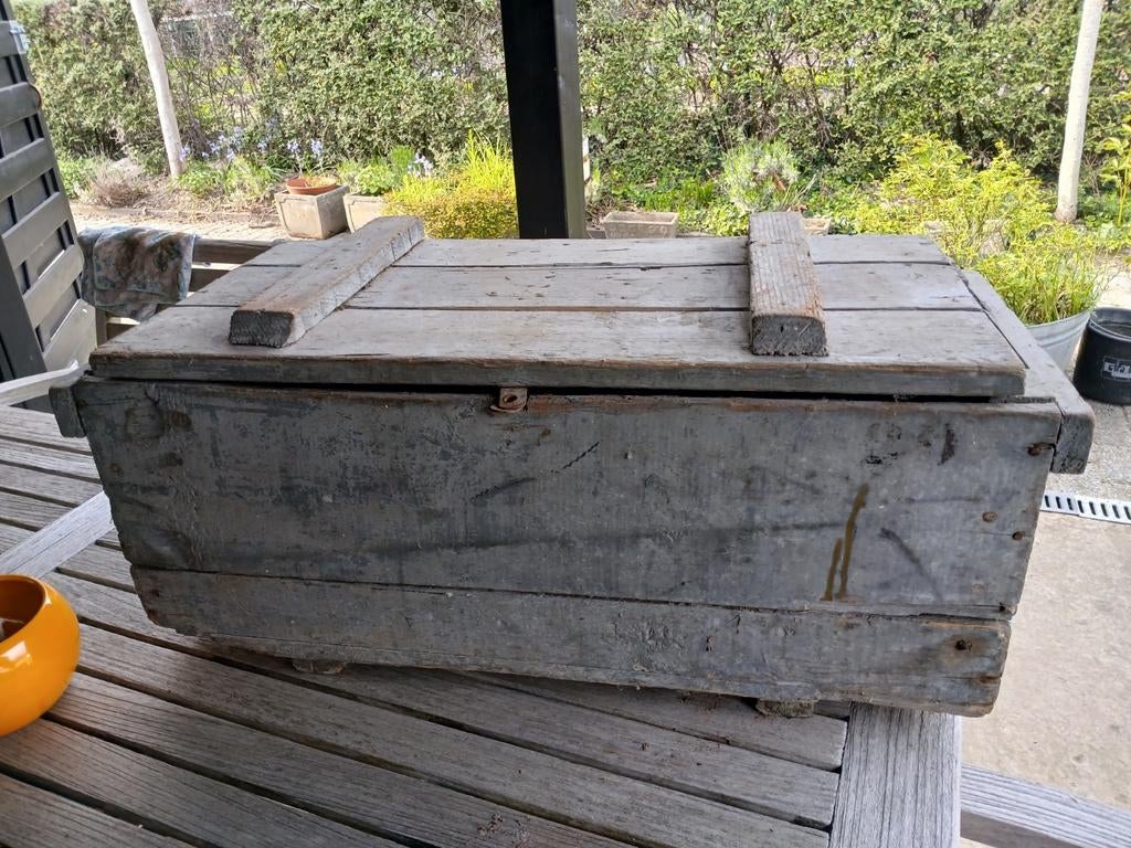 brocante houten kist" of "vintage gereedschapskist", Ophalen