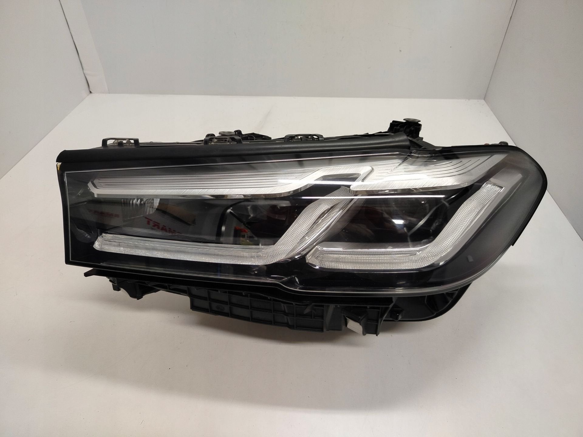 BMW G30 Koplamp Links 5A388C7, Auto-onderdelen, Petuelring 130
80788  Munich, DE, Gebruikt, Info@bmw.de, BMW