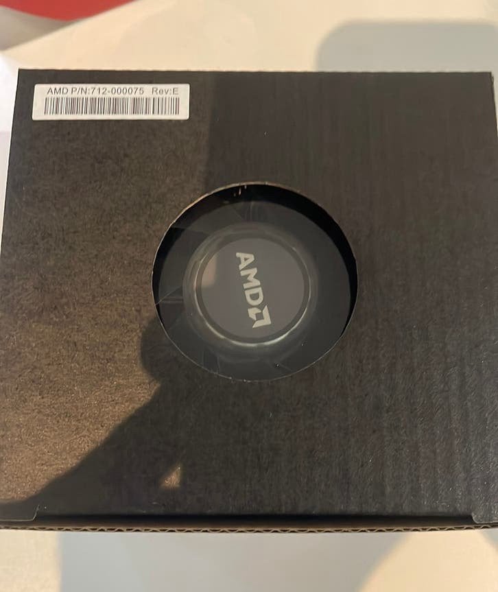 AMD Wraith Prism RGB CPU cooler AM4/AM5 – new, sealed, Computers en Software, Processors, Ophalen of Verzenden