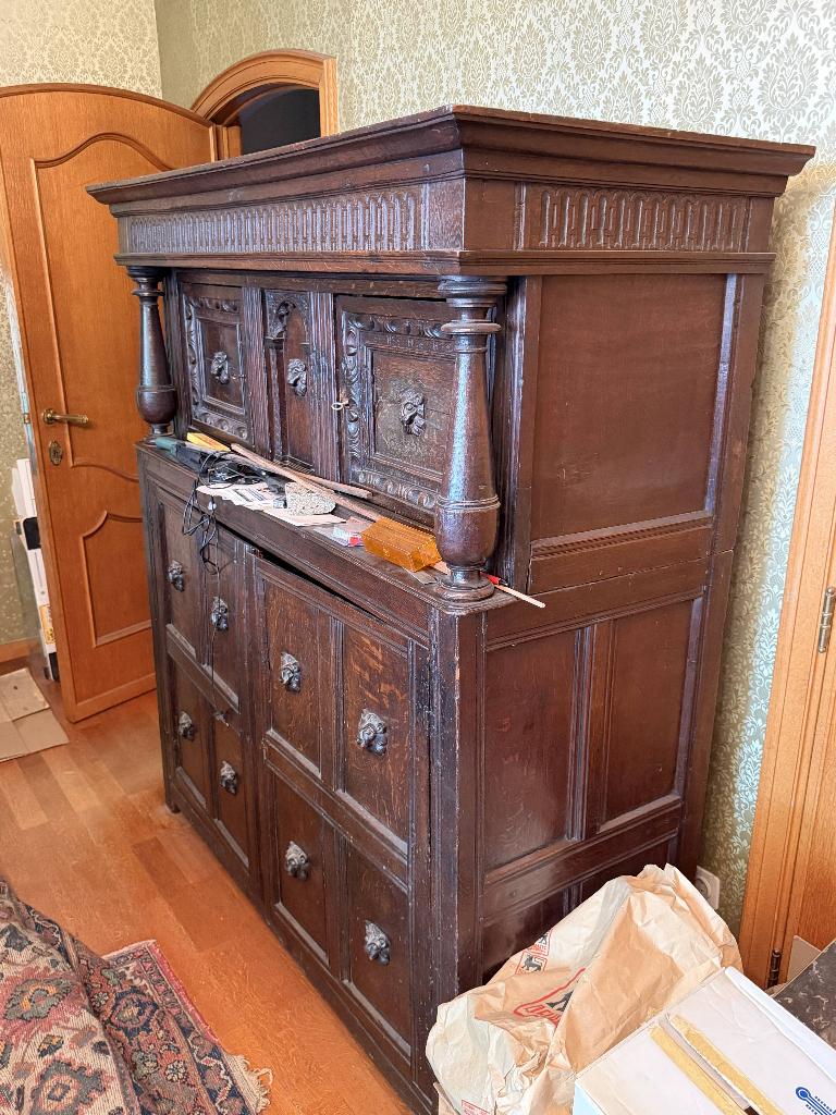 Buffet ancien style Henri II en chêne sculpté Têtes de lion, Antiquités & Art, Enlèvement