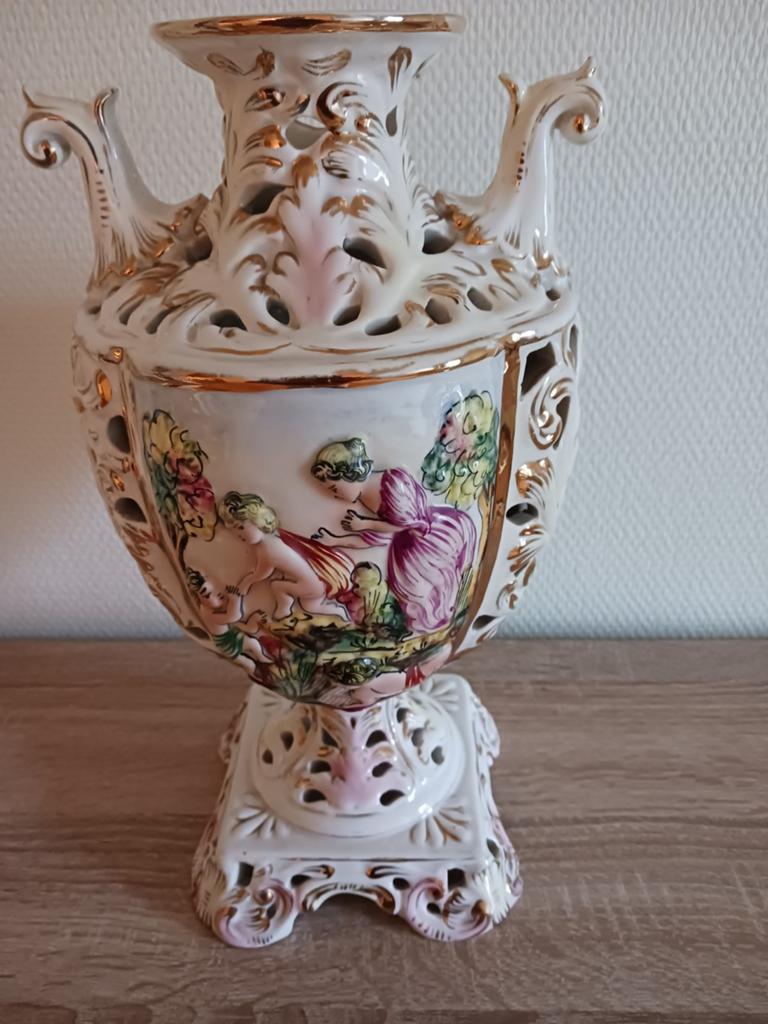 Prachtige Italiaanse amfora in de stijl van Capodimonte., Enlèvement