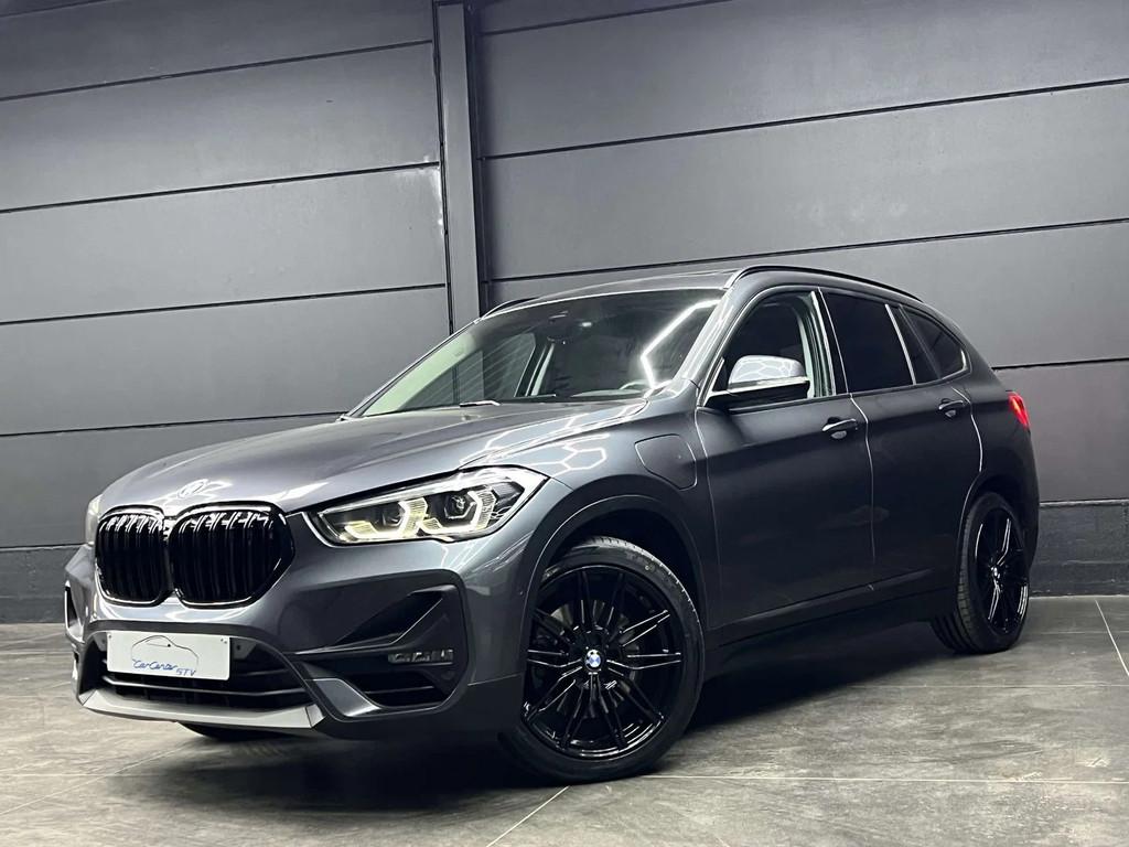 BMW X1 xDrive25e Plug-in Hybrid / LED / Camera (bj 2022), Auto's, BMW, Bedrijf, Te koop, X1, Airbags, Airconditioning, Alarm, Android Auto
