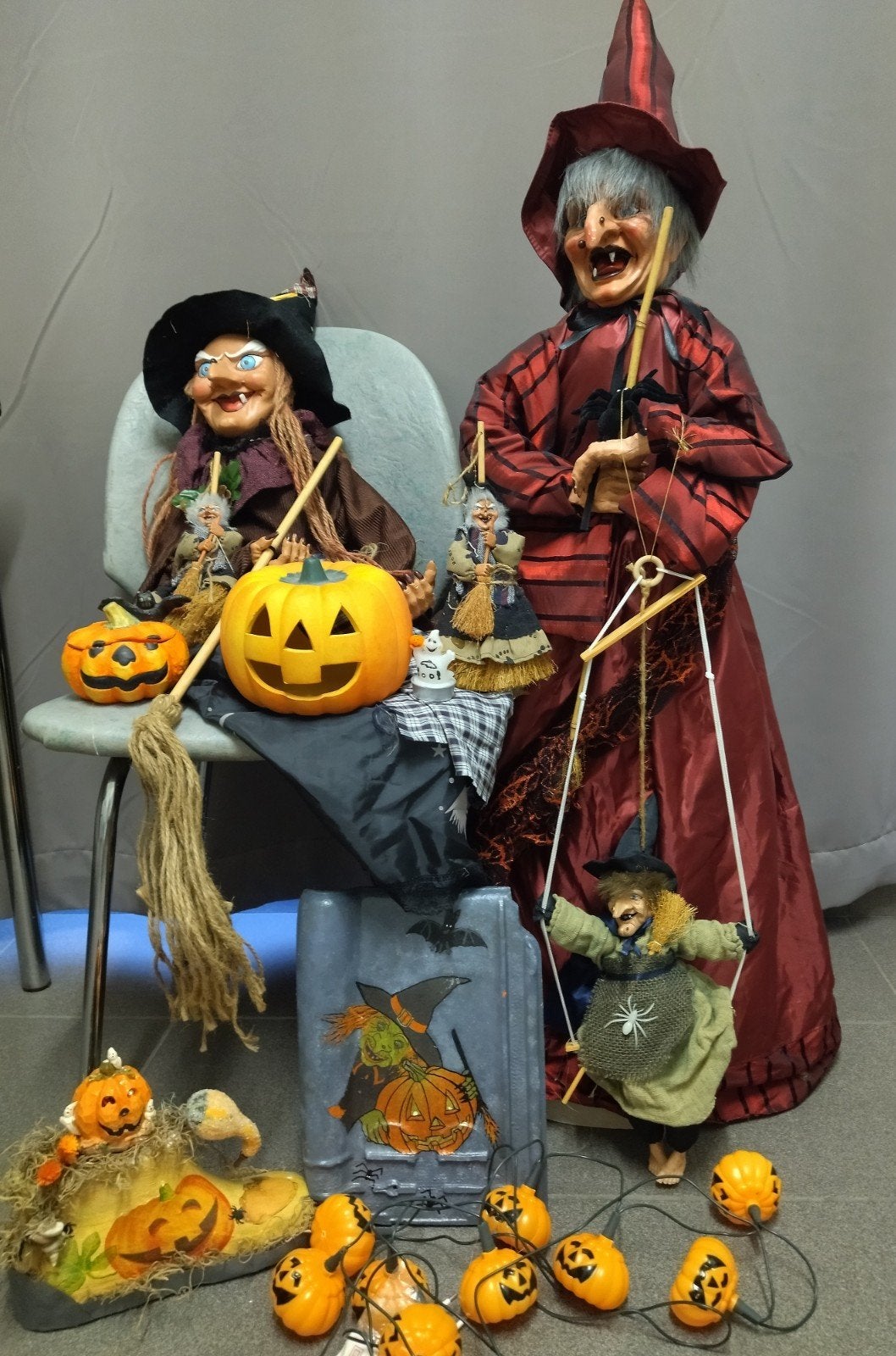 Heksen en Halloween decoratie, Ophalen
