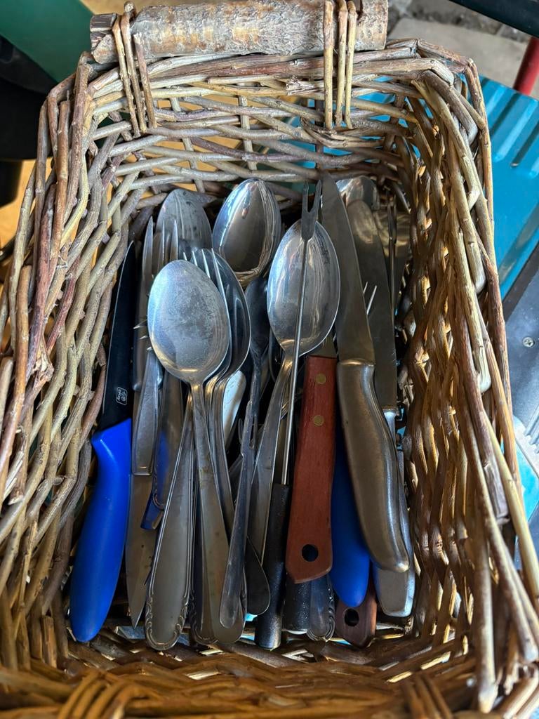 Bestek, Hobby en Vrije tijd, Picknickmanden, Ophalen, Gebruikt