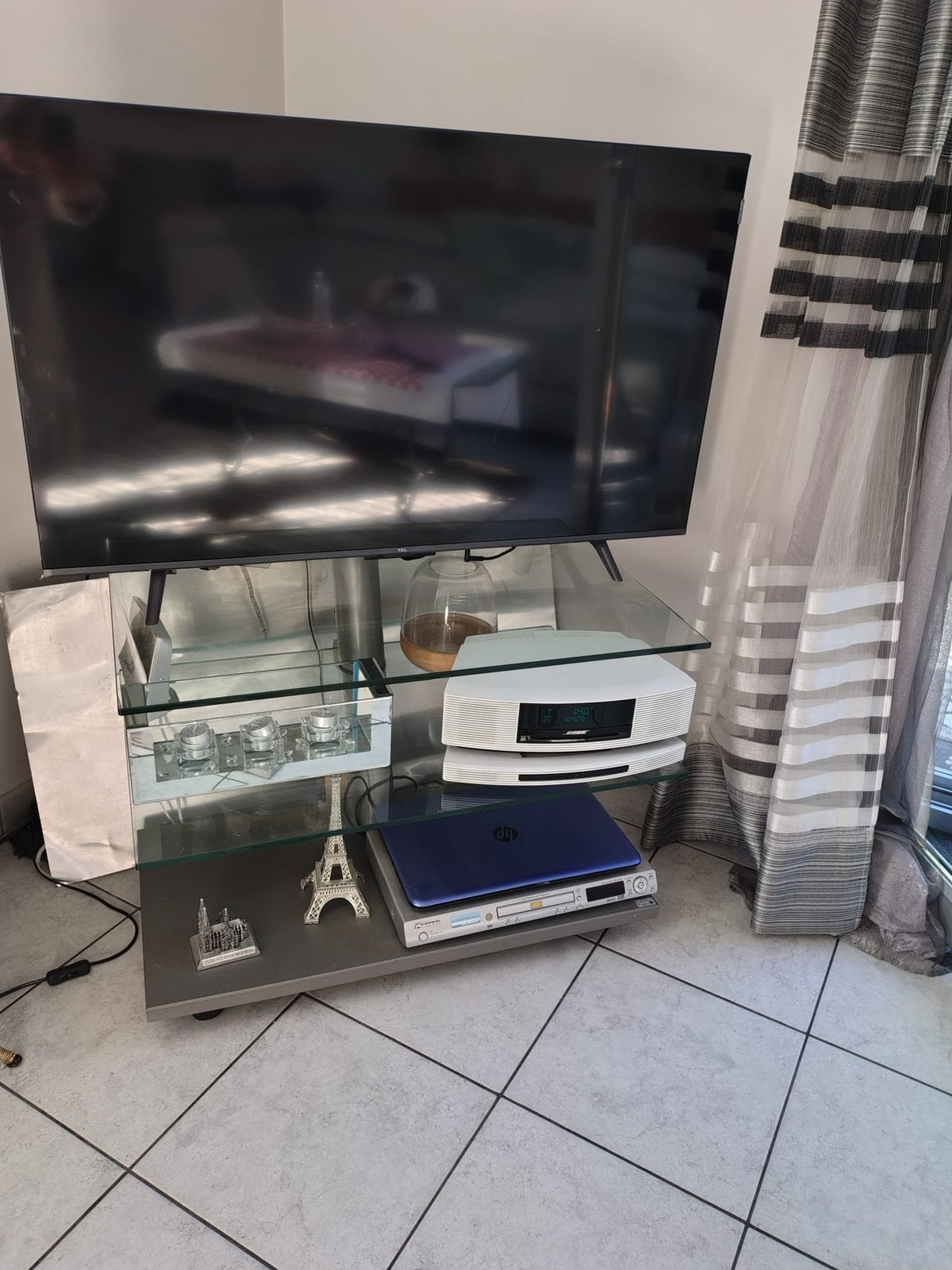 Meuble TV en aluminium couleur/verre, TV, Hi-fi & Vidéo, Enlèvement, Comme neuf