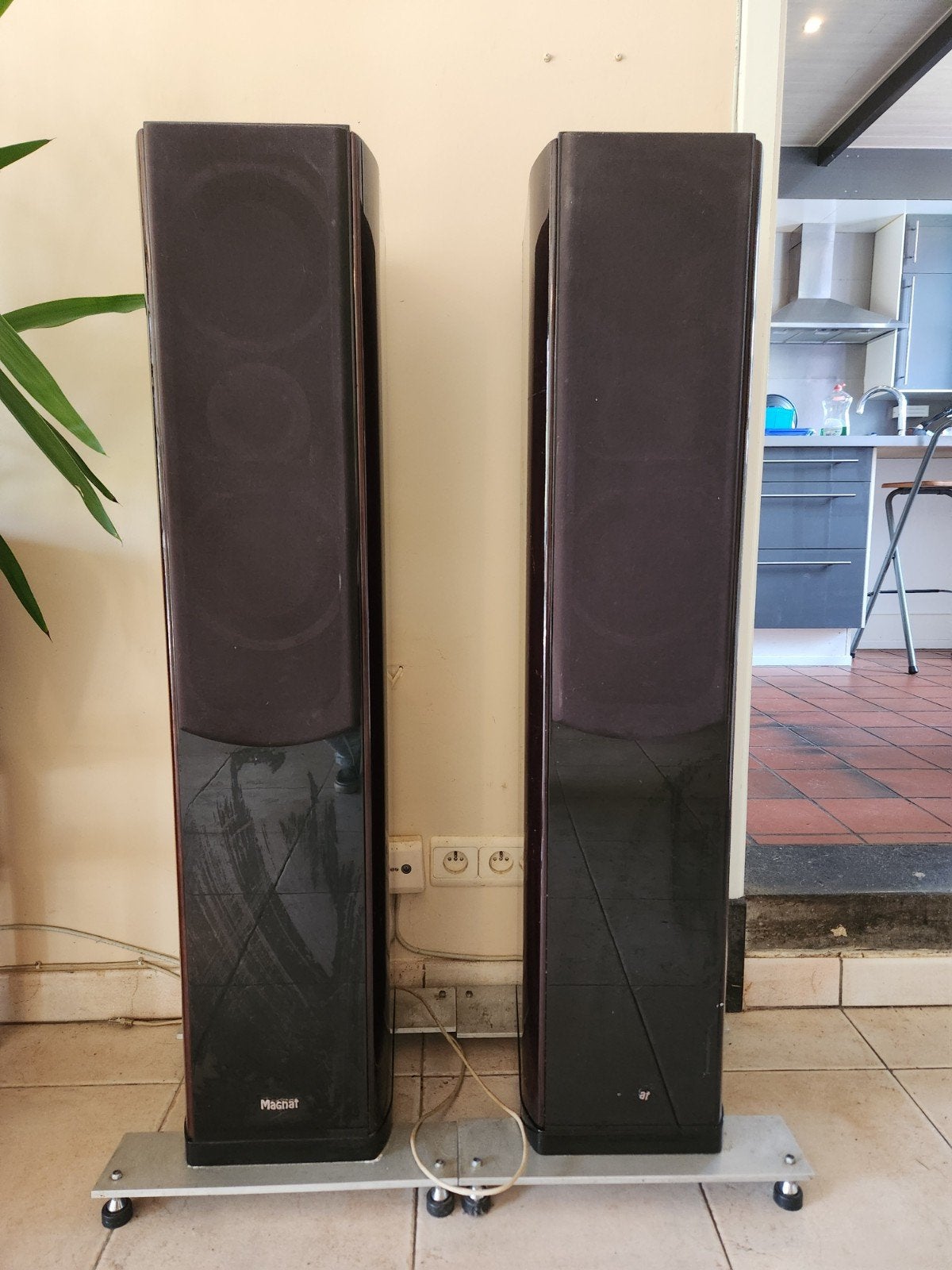 Paire d’enceintes Hi-Fi colonnes Magnat Quantum 1005, TV, Hi-fi & Vidéo, Magnat, Bass-reflex, Enlèvement, Utilisé