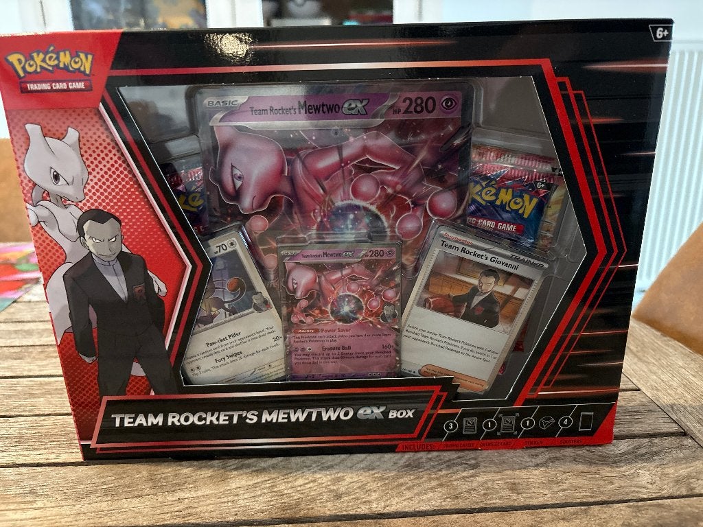 Pokemon nieuw in doos , ongeopend., Hobby en Vrije tijd, Ophalen, Nieuw