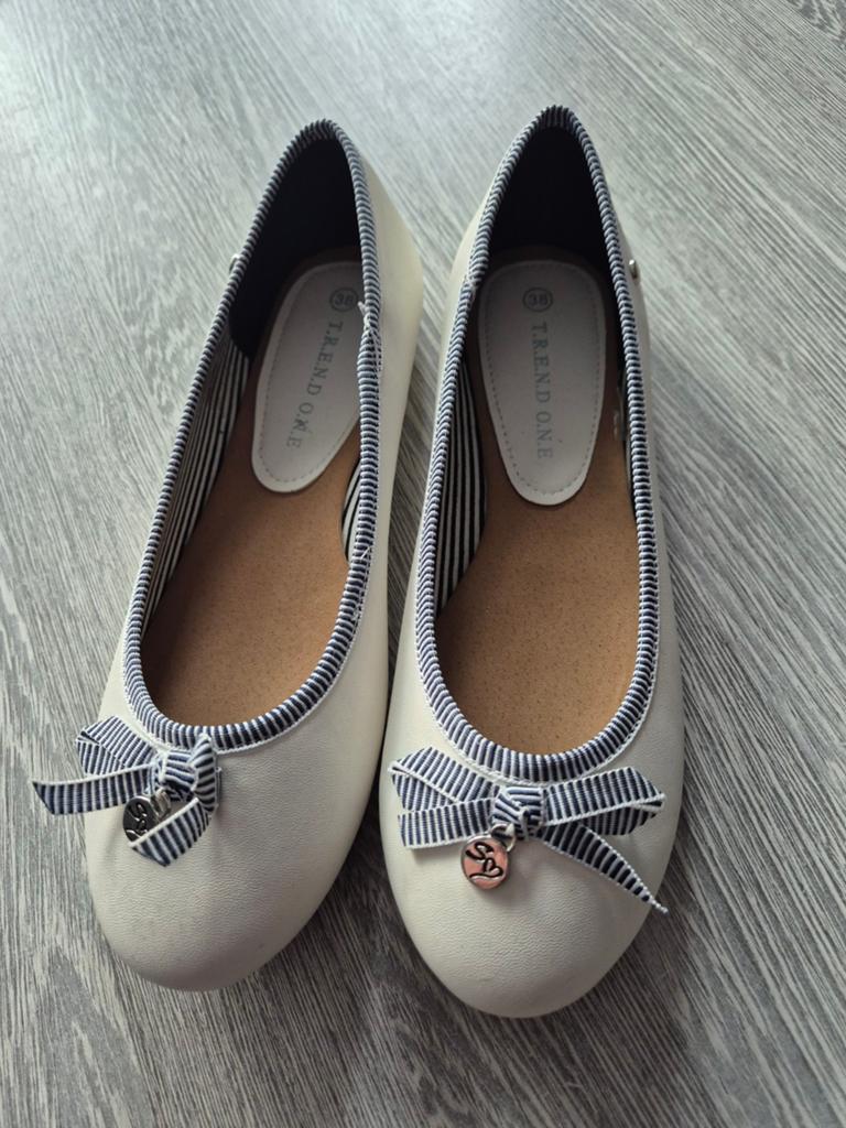 Witte dames ballerin's maat 38, Kleding | Dames, Trouwkleding en Trouwaccessoires, Ophalen, Wit