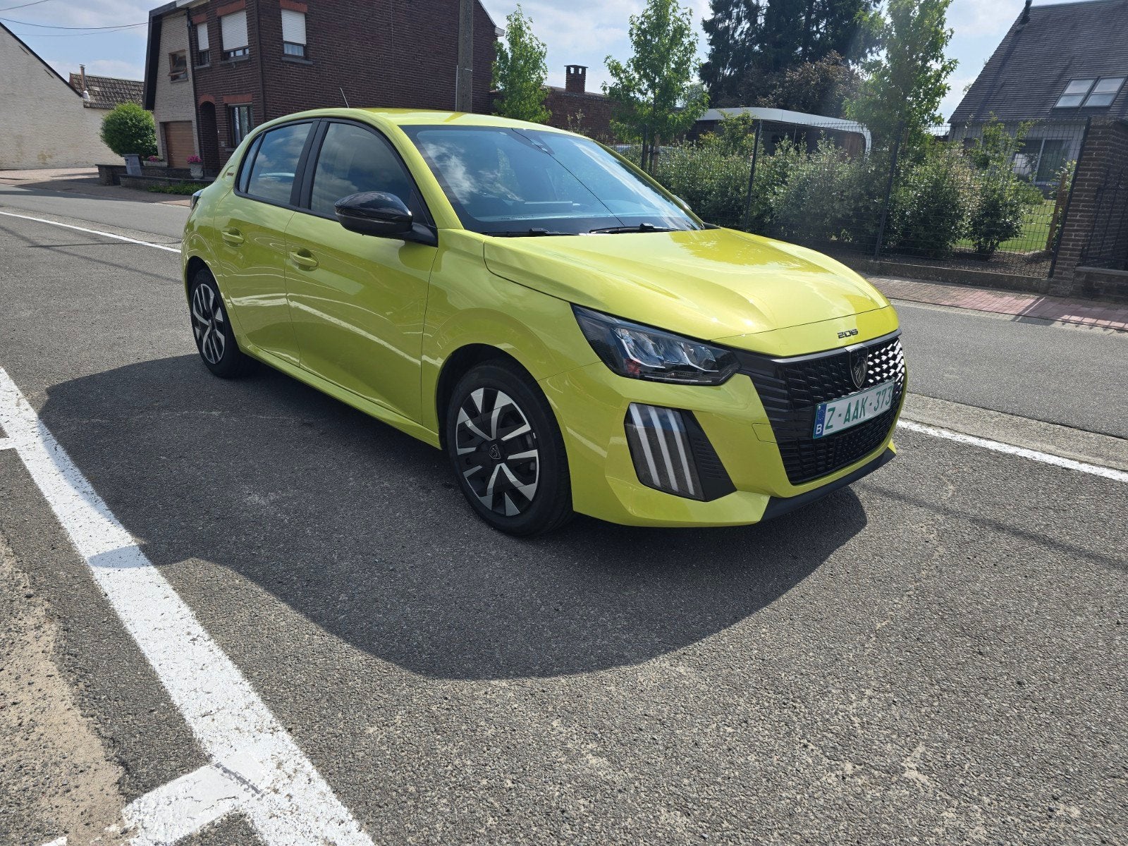 Peugeot 208 Style 2025 18150km nieuwstaat!!!, Voorwielaandrijving, 1199 cc, Geel, Bedrijf