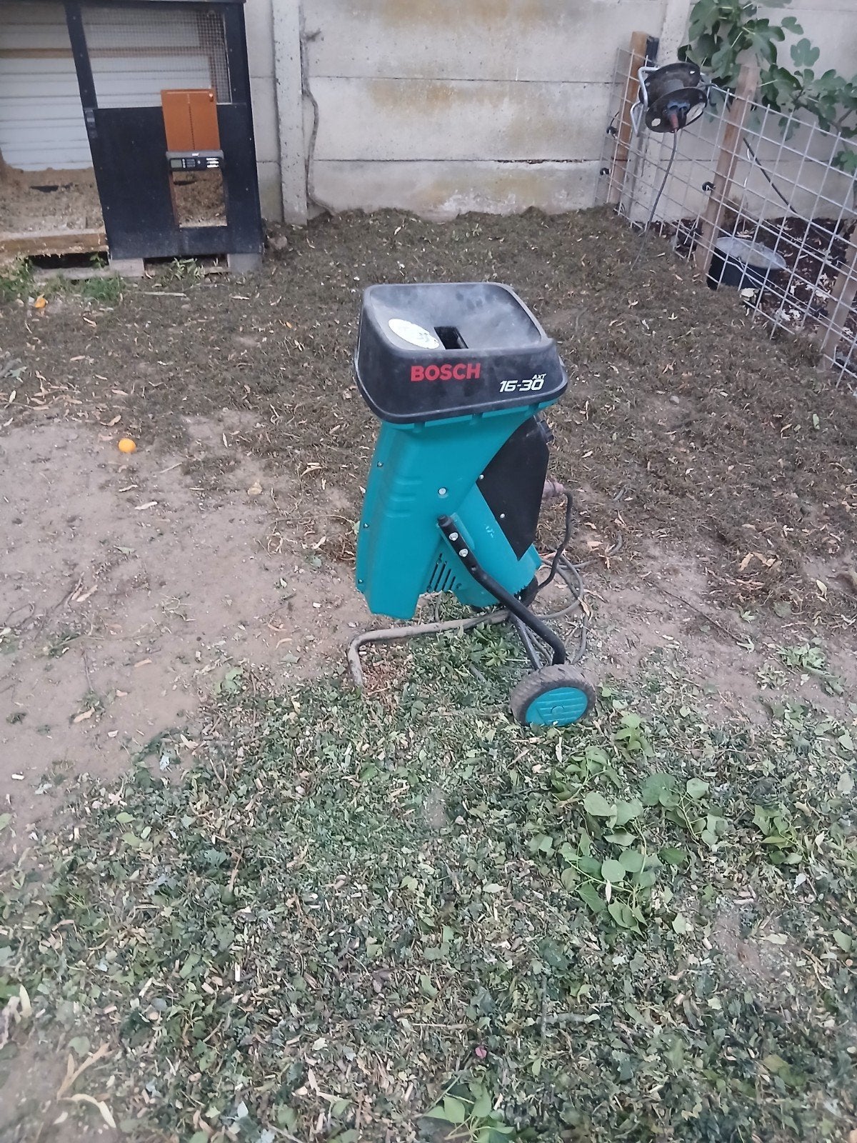 Bosch AXT 16-30 Fluisterhakselaar / Takkenversnipperaar, Ophalen, Zo goed als nieuw, Bosch
