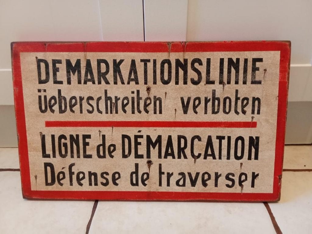 Panneau allemand WW2 : LIGNE DEMARCATION / DEMARKATIONLINIE, Enlèvement ou Envoi