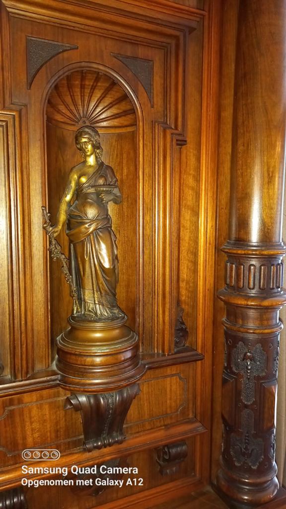 Bronzen beelden kast topkwaliteit, Ophalen