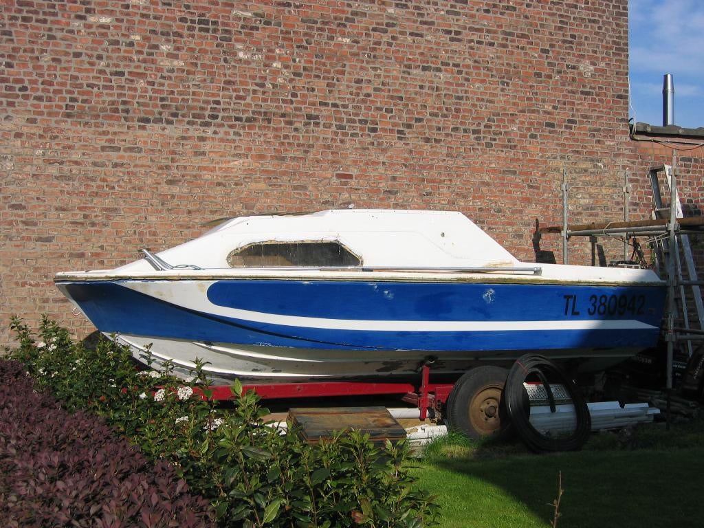 Cabin Cruiser-boot te koop, Watersport en Boten, Motorboten en Motorjachten, Gebruikt, 50 pk of meer, Ophalen of Verzenden, Buitenboordmotor