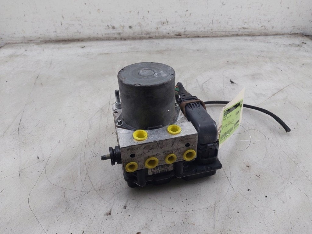 ABS POMP Peugeot 5008 I (0A / 0E) (01-2009/03-2017), Robert Bosch AG, Gebruikt, Robert-Bosch-Allee 1
74232  Abstatt, DE, Engineering@bosch.com