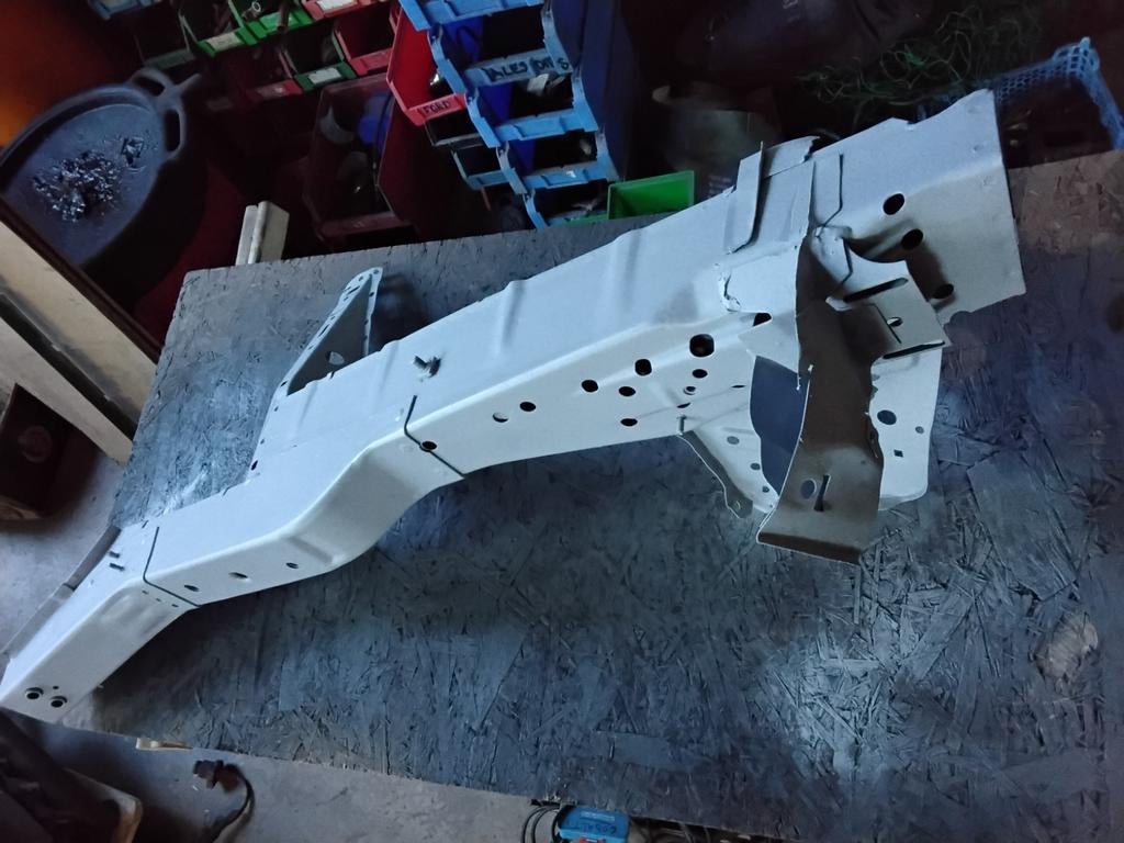 Longeron gauche pour BMW E30, Ophalen, Links, BMW