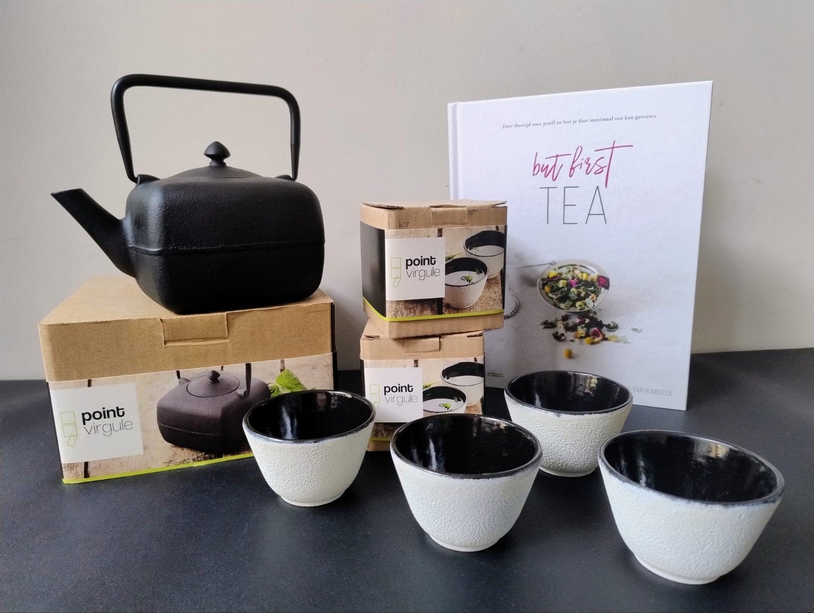 théière et mugs en fonte noire Point Virgule, Asiatique, Comme neuf, Enlèvement, Métal