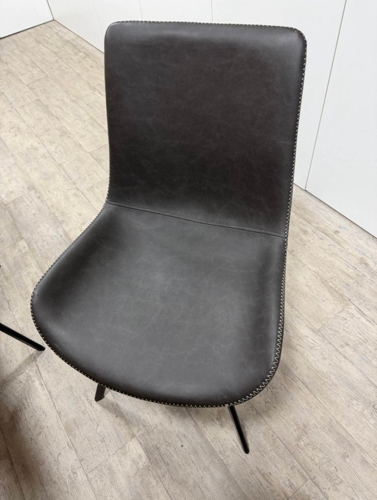 Tafel met 4 stoelen, Ophalen, Zo goed als nieuw