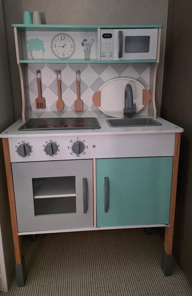 Cuisine en bois avec accessoires, Enlèvement, Utilisé