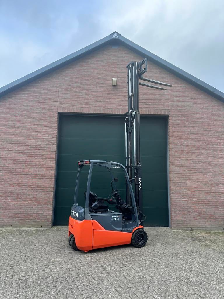 Toyota 8FBET20 2000kg triplo elektrische heftruck, Zakelijke goederen, 1000 tot 2000 kg, Verzenden, Elektrisch, Heftruck