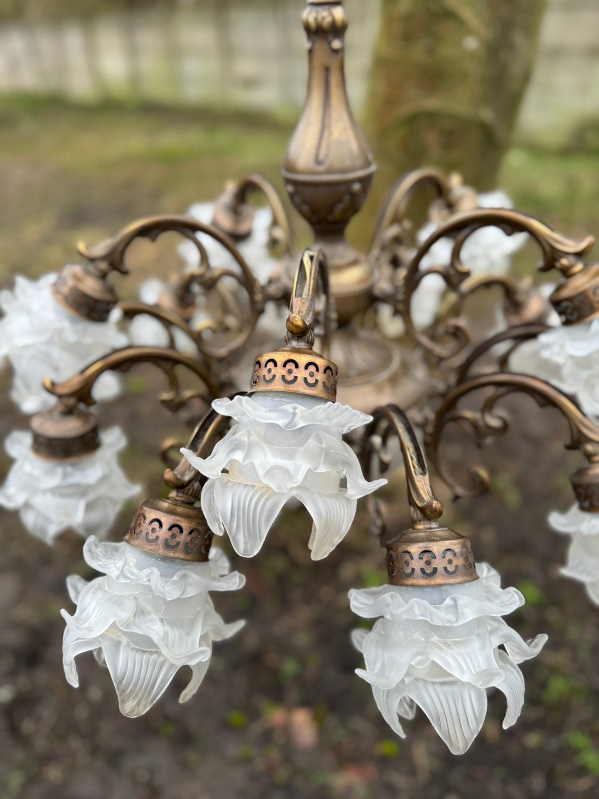 Vintage bronze chandelier | 15 arms | frosted glass, Vintage, Enlèvement, Autres matériaux, E27 (grand)