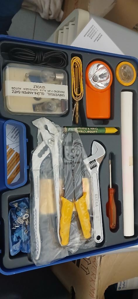 universeel auto gereedsschapsset, Ophalen