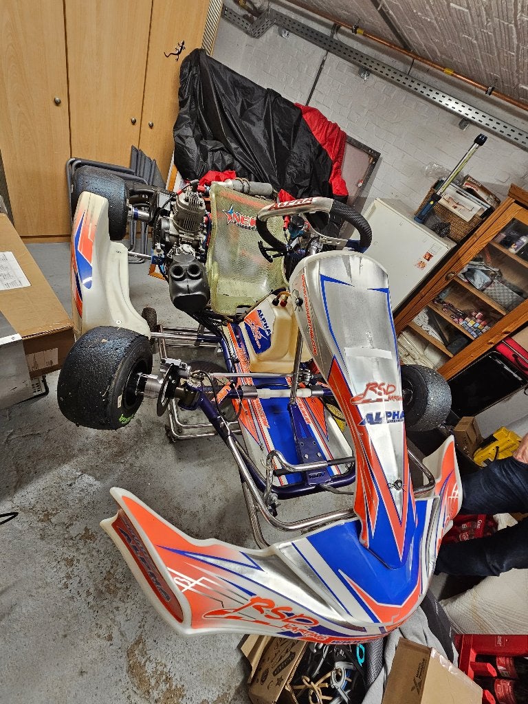 Alpha kart met al het materiaal, Ophalen, Zo goed als nieuw, Kart