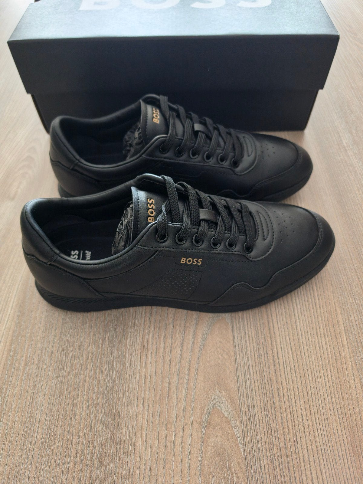 BOSS sneakers van leer - Maat 41 - NIEUW, Kleding | Heren, BOSS, Zwart, Nieuw, Ophalen of Verzenden