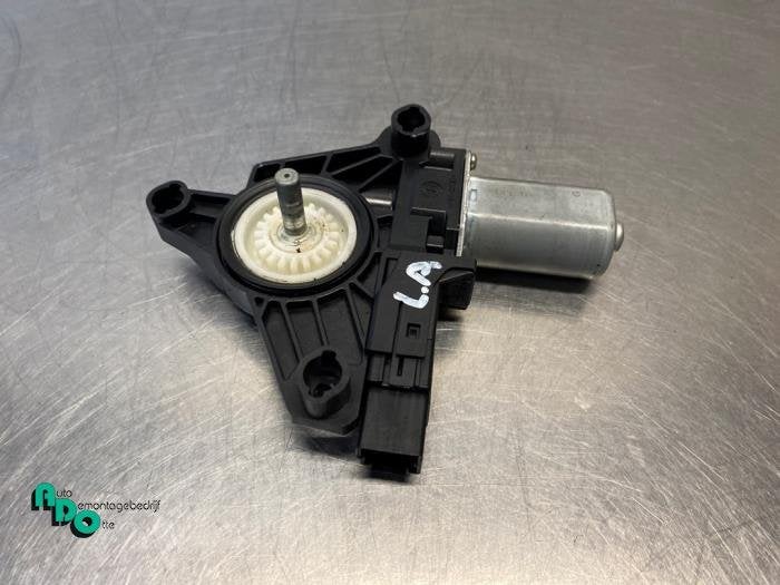 Moteur de vitre portière d'un Volvo V40 (V40 12-), -, 3 mois de garantie, -, -