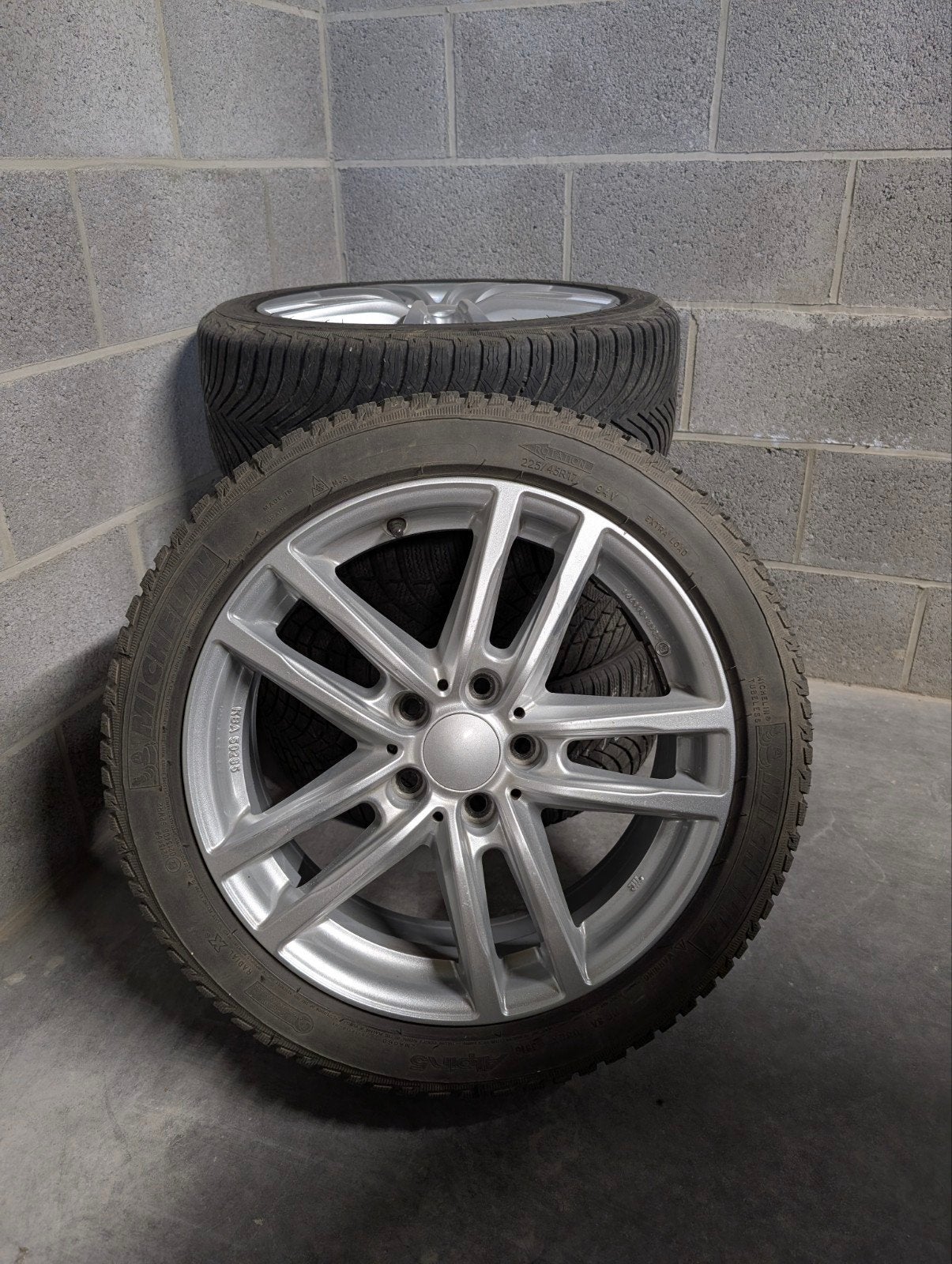 Kit hiver 17" - Pneus Michelin Alpin 5 (225/45 R17) sur jant, Autos : Pièces & Accessoires, Pneus & Jantes, Pneu(s), Pneus hiver