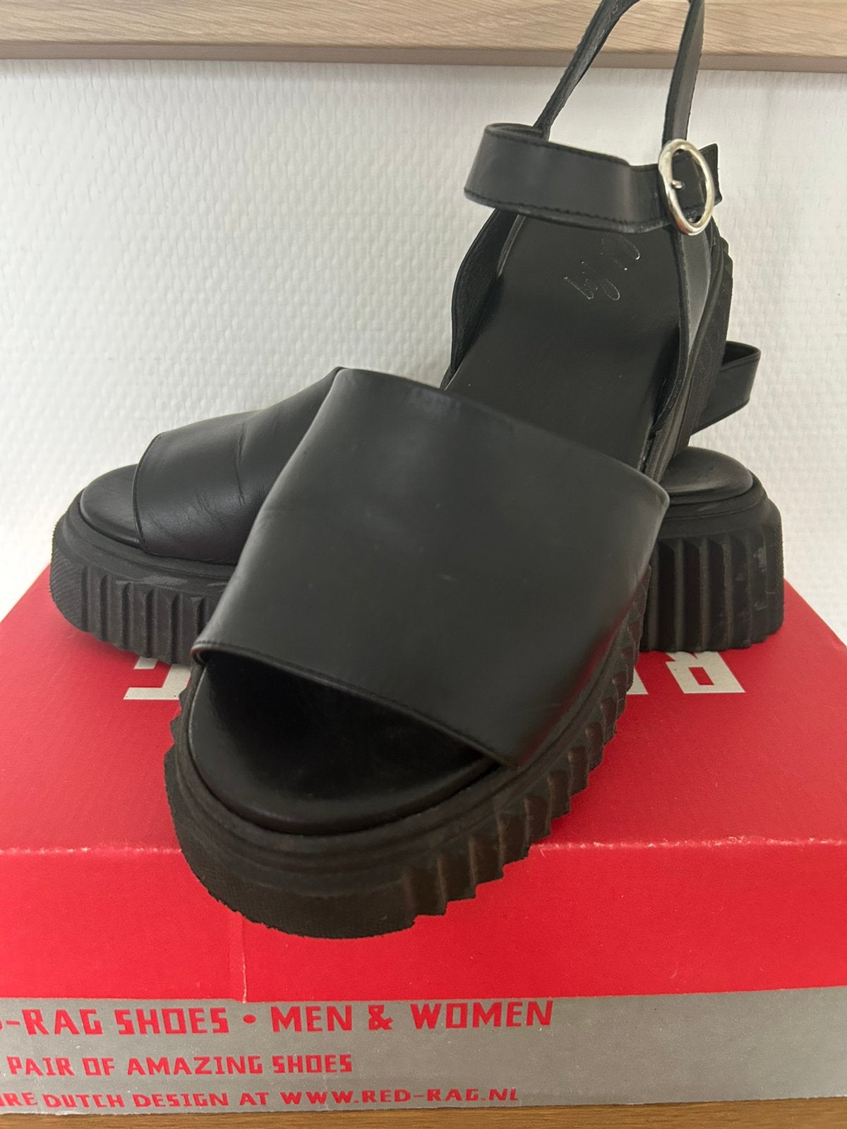 Zwart lederen chunky sandalen plateauzool Red-Rag maat 38, Zwart, Zo goed als nieuw, Sandalen of Muiltjes, Ophalen of Verzenden